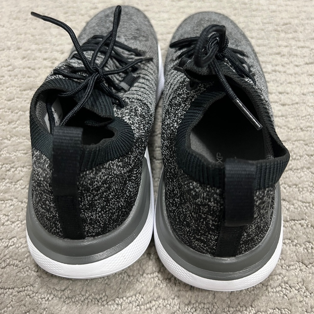 Golfing shoes - Picture 2 of 4